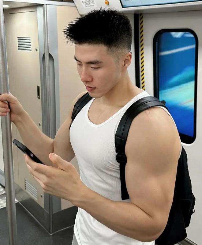 j9九游会登录网址男生除了“寸头”发型剪